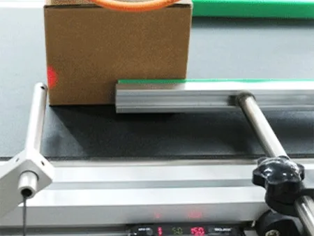 Automatic Flat Surface Labeling Machine