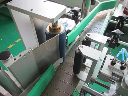 Automatic Round Bottle Labeling Machine