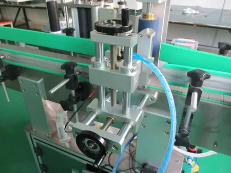 Automatic Round Bottle Labeling Machine