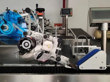 Horizontal Small Cylindrical Product Labeling Machine