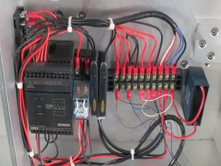 Semi-Automatic Flag Labeling Machine