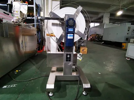 Automatic Cap Lining Machine   (Wadding Machine)