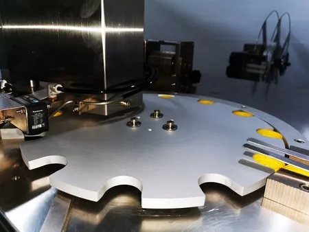 Automatic Cap Lining Machine   (Wadding Machine)