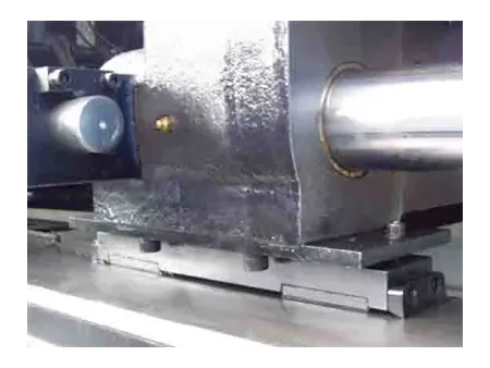 Toggle Clamping Injection Molding Machine