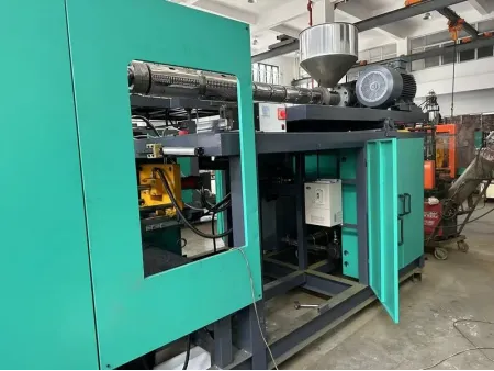 Shampoo & Detergent Bottle Extrusion Blow Moulding Machine