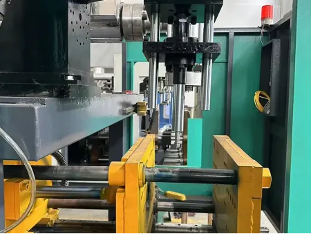 Shampoo & Detergent Bottle Extrusion Blow Moulding Machine