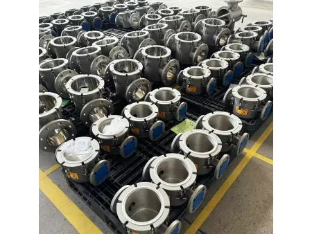 Magnetic Liquid Trap