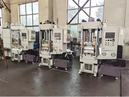Rubber Vulcanizing Press
