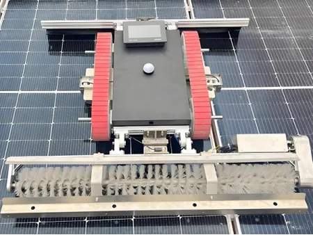 Solar Panel Cleaning Robot   (Crawler Type)
