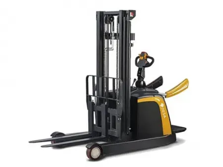 Electric Reach Truck