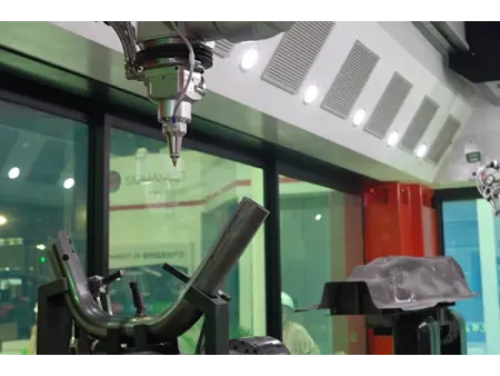 16-Axis Double-Station 3D Laser Cutting Machine