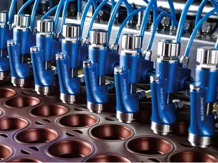 Pan Release Oil Spraying Machine