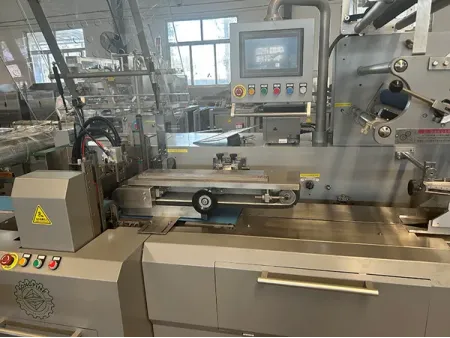 Trayless Horizontal Packaging Machine, SF-CW