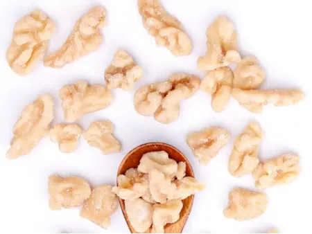 Peeled Walnut Kernels (Seasoned Walnuts)