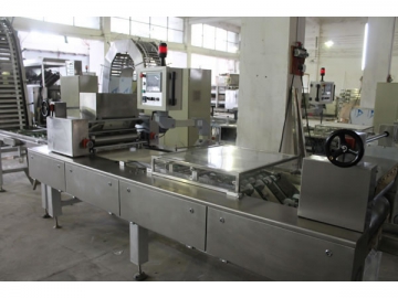 Wafer Cream Spreading Machine