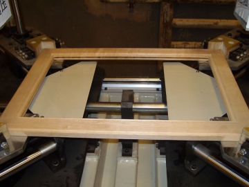 Radio Frequency Press <small>/ High Precision Frame Assembly Machine</small>