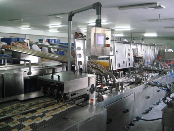 Biscuit Sandwiching Machine