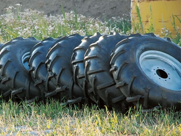 Pivot Tire <small>(Rubber)</small>
