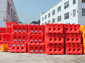 Water Filled Barrier, 3-Hole