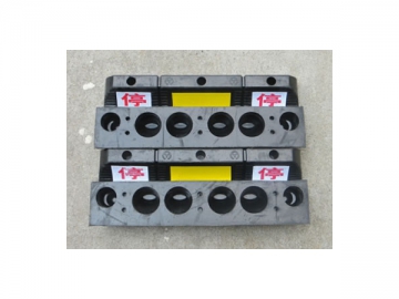 3 Holes Solid Rubber Wheel Stop