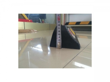3 Holes Solid Rubber Wheel Stop