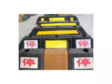 3 Holes Rubber Wheel Stop with STOP Word